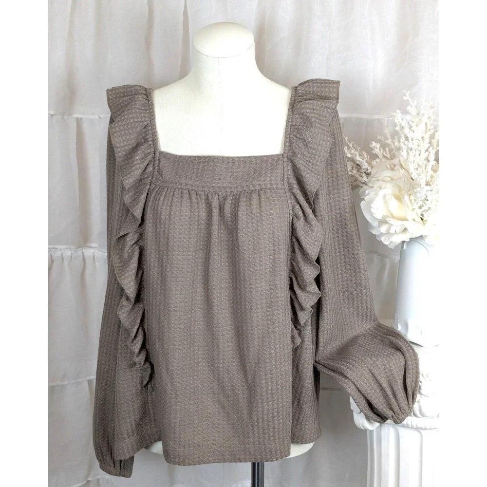 In Loom Taupe Waffle Knit Ruffle Long Sleeve Top Size M - Picture 4 of 10